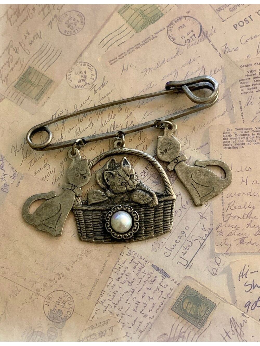 Vintage Charming Cat Basket Brooch Pin with Pearl Accent